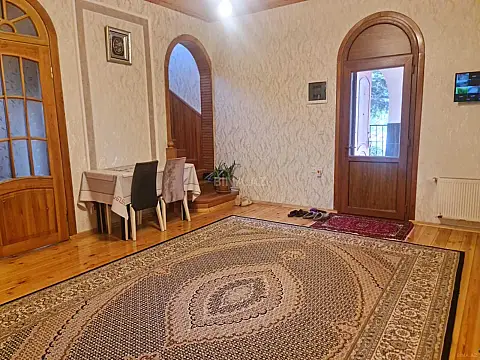 Satılır 6 otaqlı həyət evi 480 m²