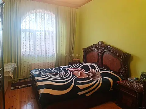 Satılır 6 otaqlı həyət evi 480 m²