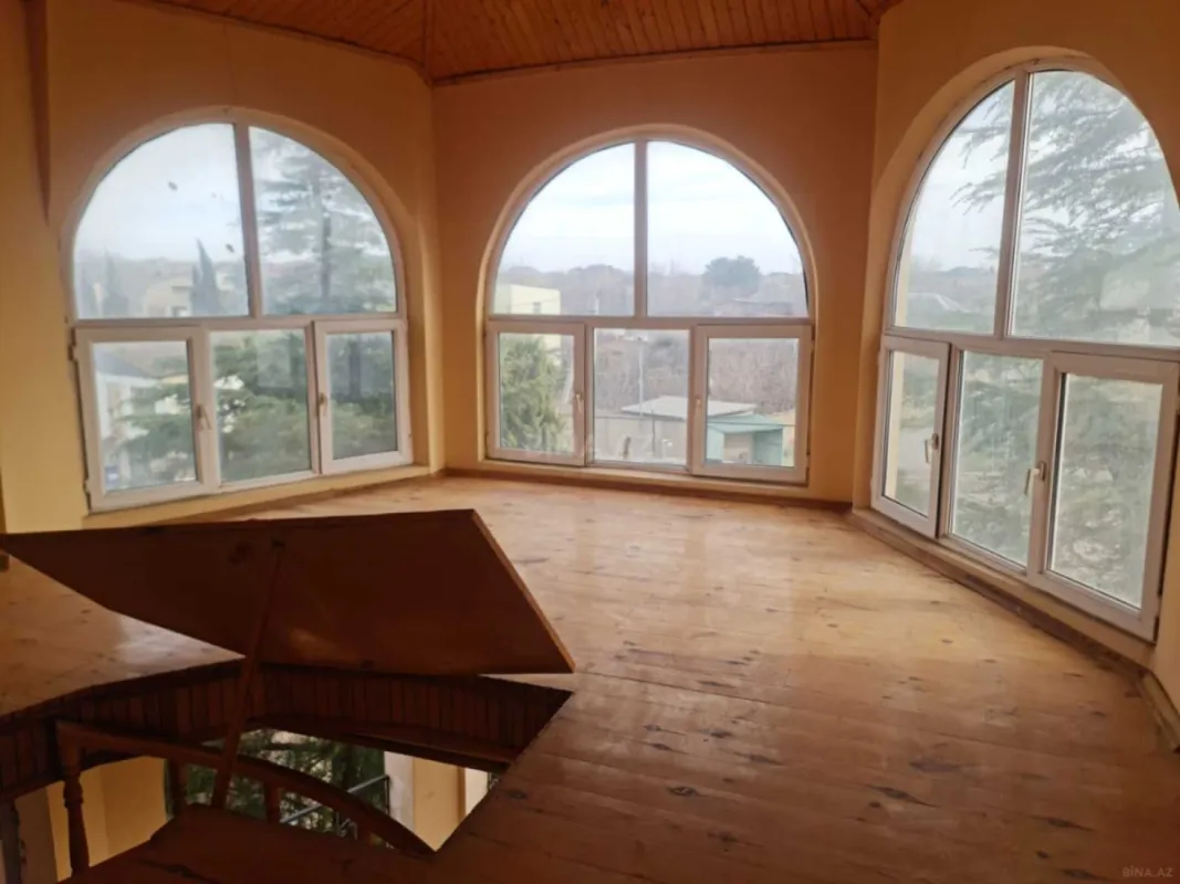 Satılır 6 otaqlı həyət evi 480 m²