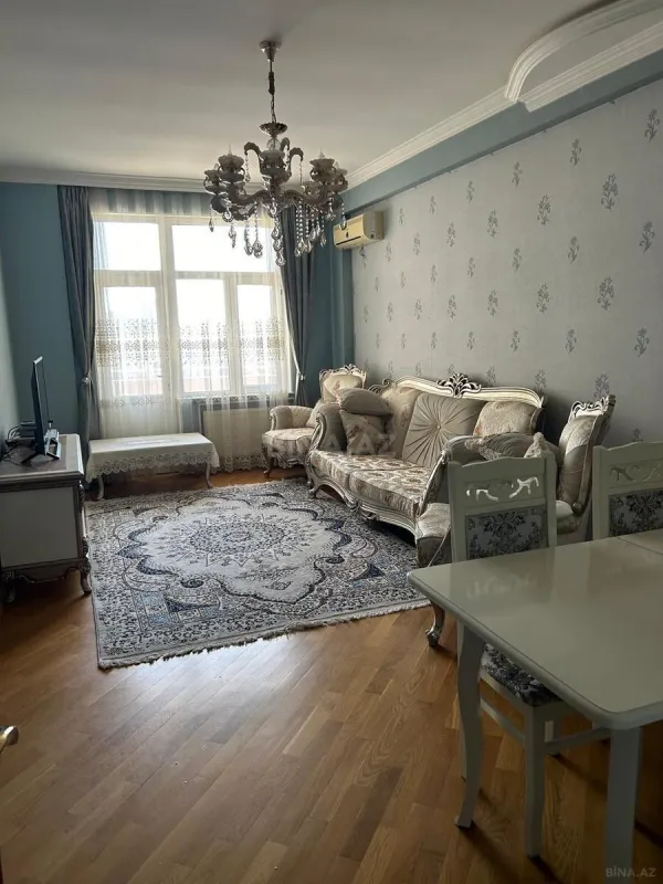 Kirayə verilir 2 otaqlı mənzil 100 m²