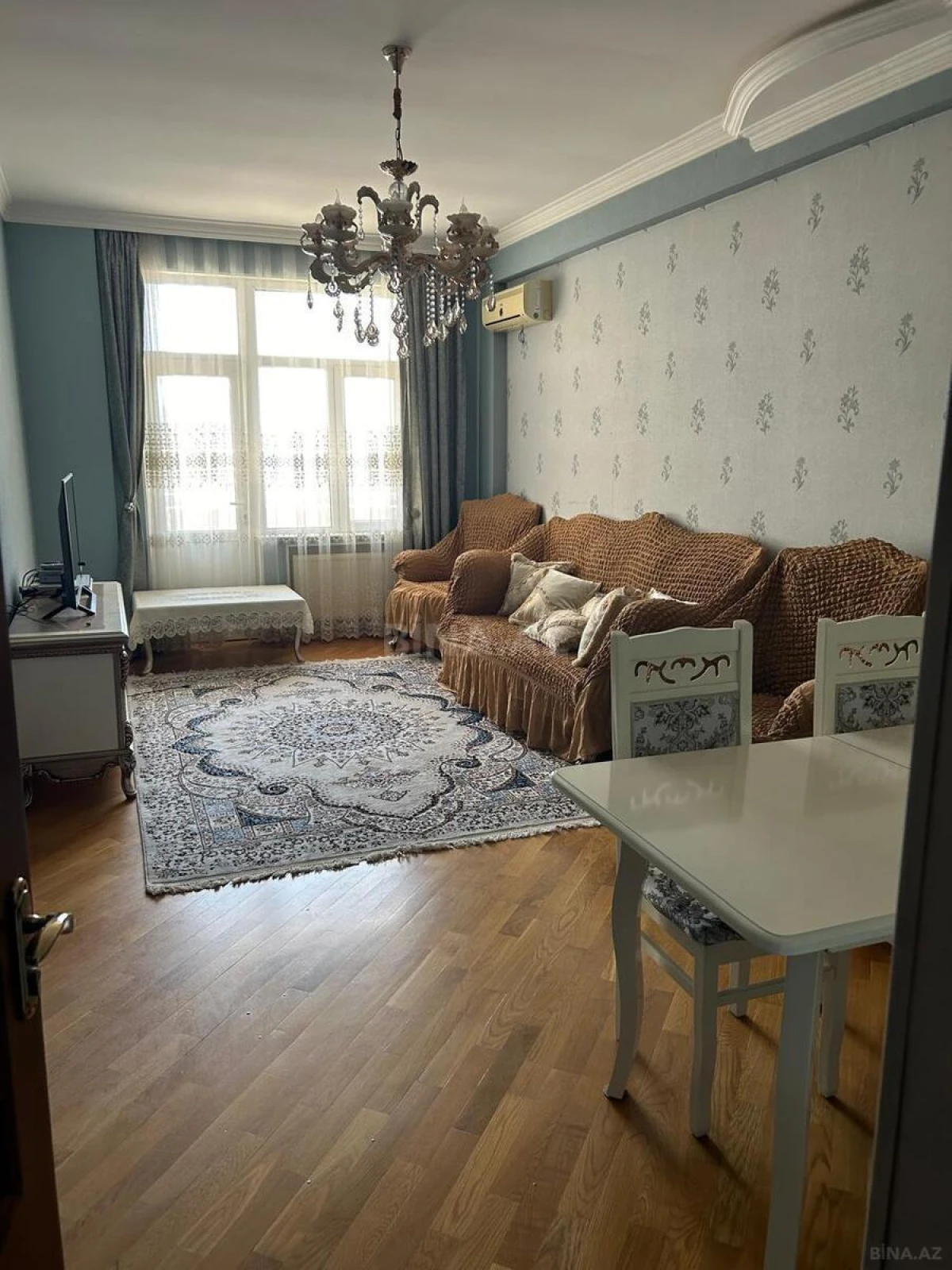 Kirayə verilir 2 otaqlı mənzil 100 m²
