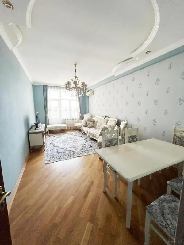 Kirayə verilir 2 otaqlı mənzil 100 m²