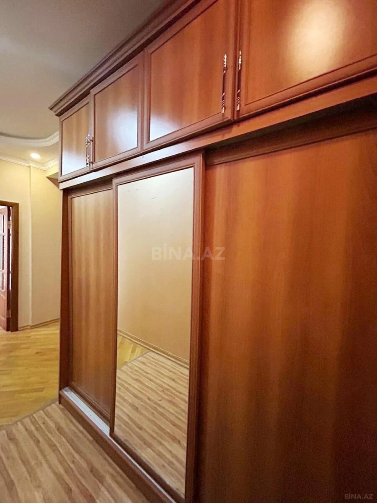 Kirayə verilir 2 otaqlı mənzil 100 m²