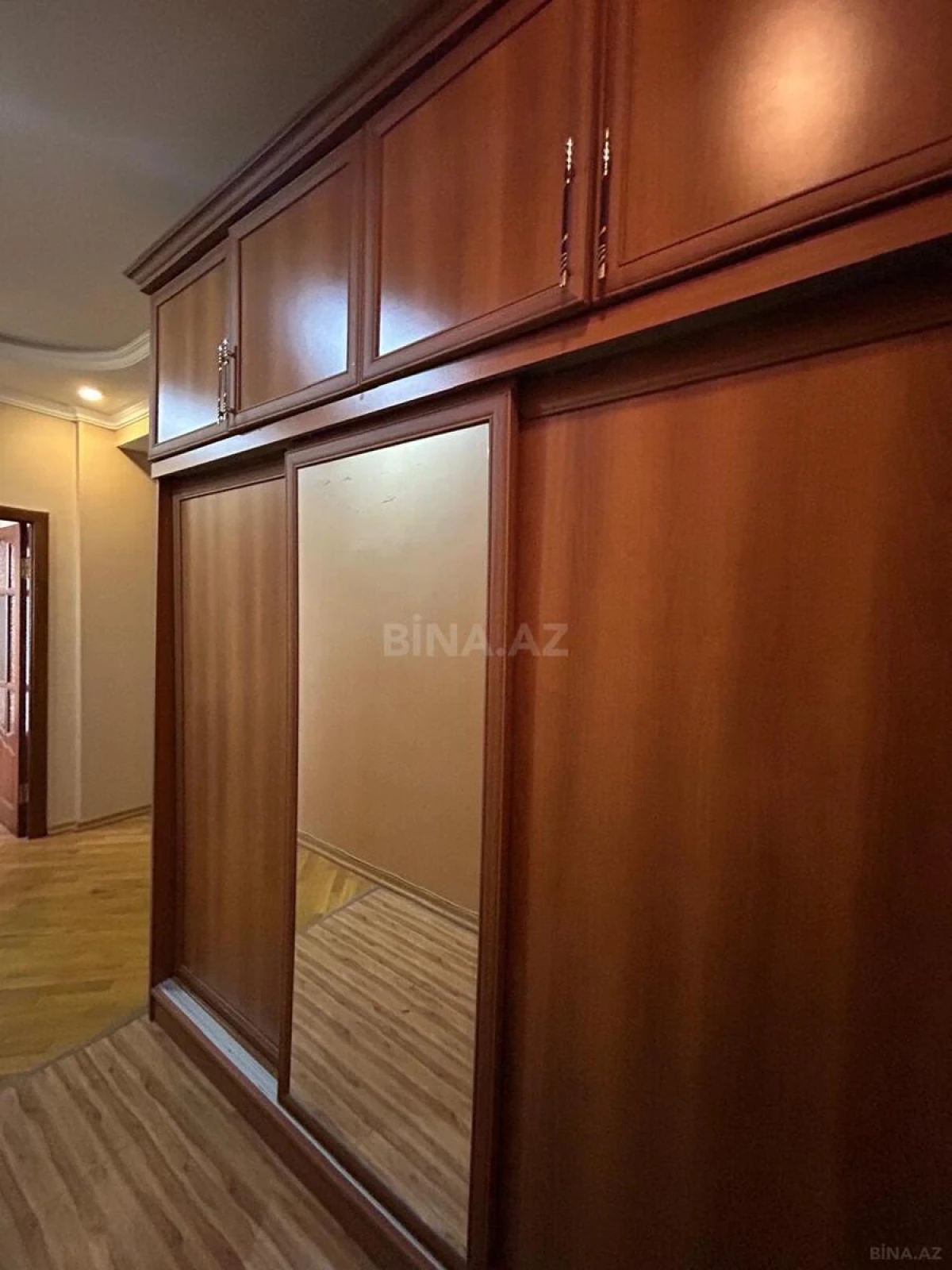 Kirayə verilir 2 otaqlı mənzil 100 m²