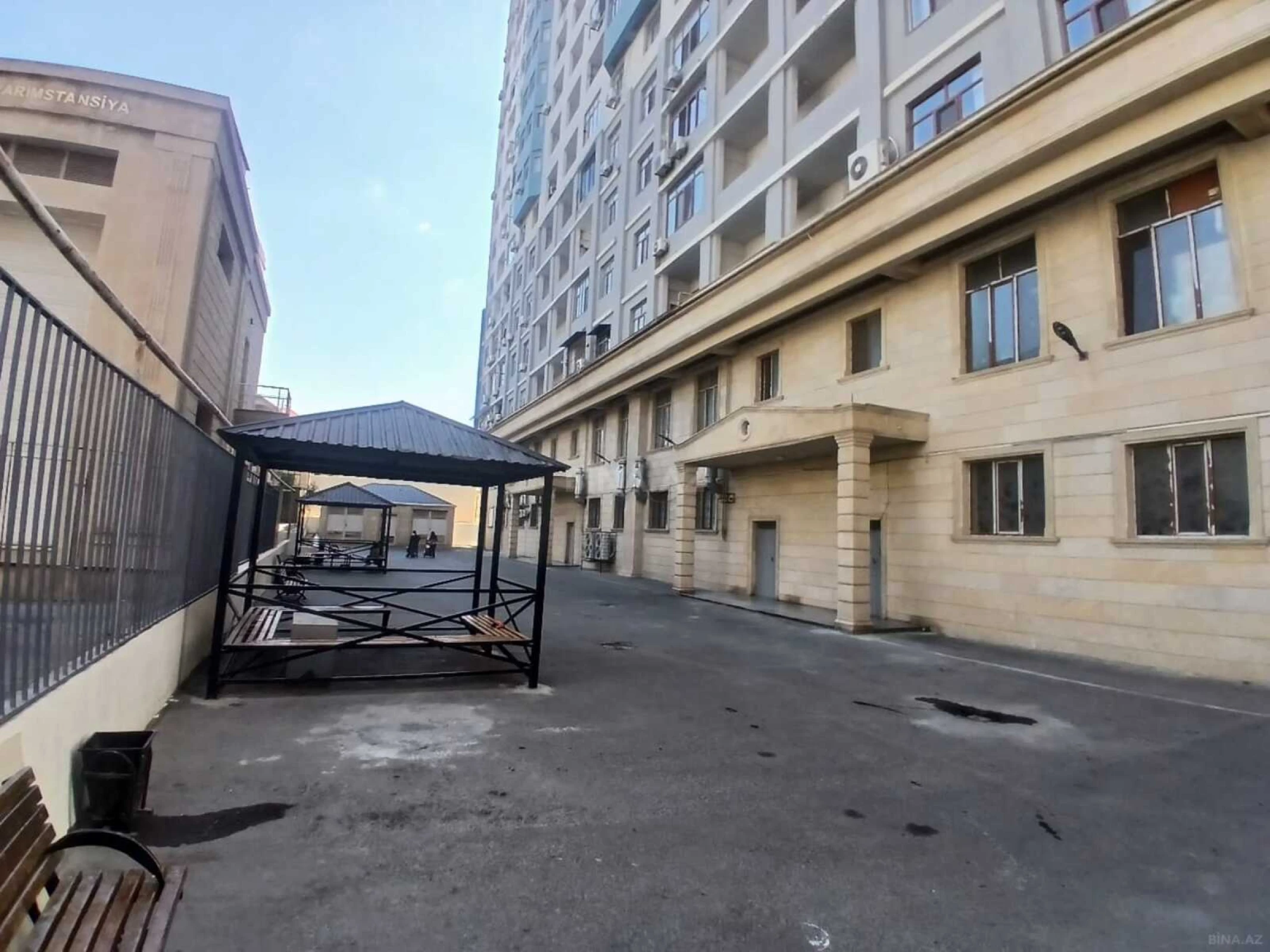 Satılır 2 otaqlı mənzil 66 m²