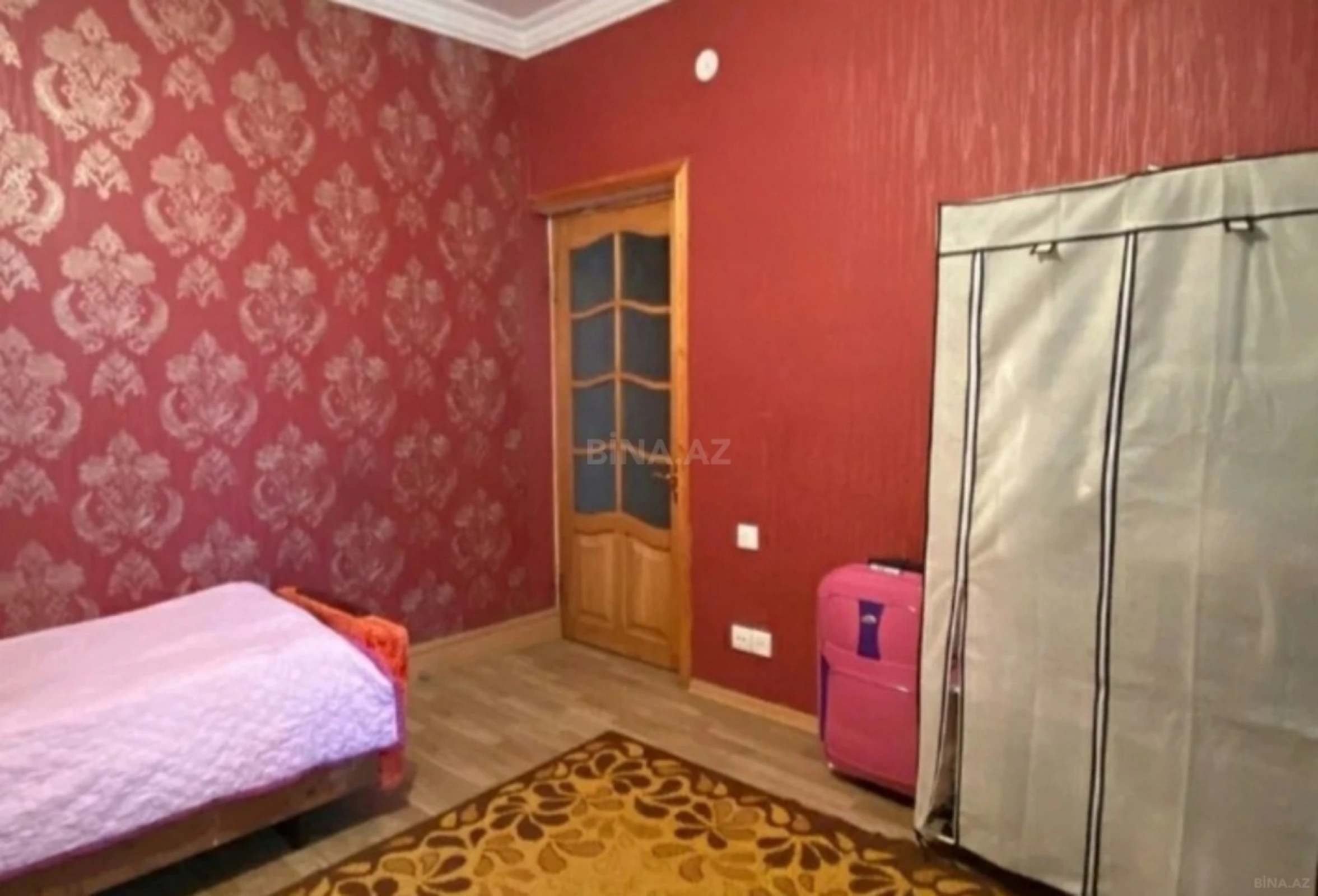 Kirayə verilir 4 otaqlı mənzil 120 m²