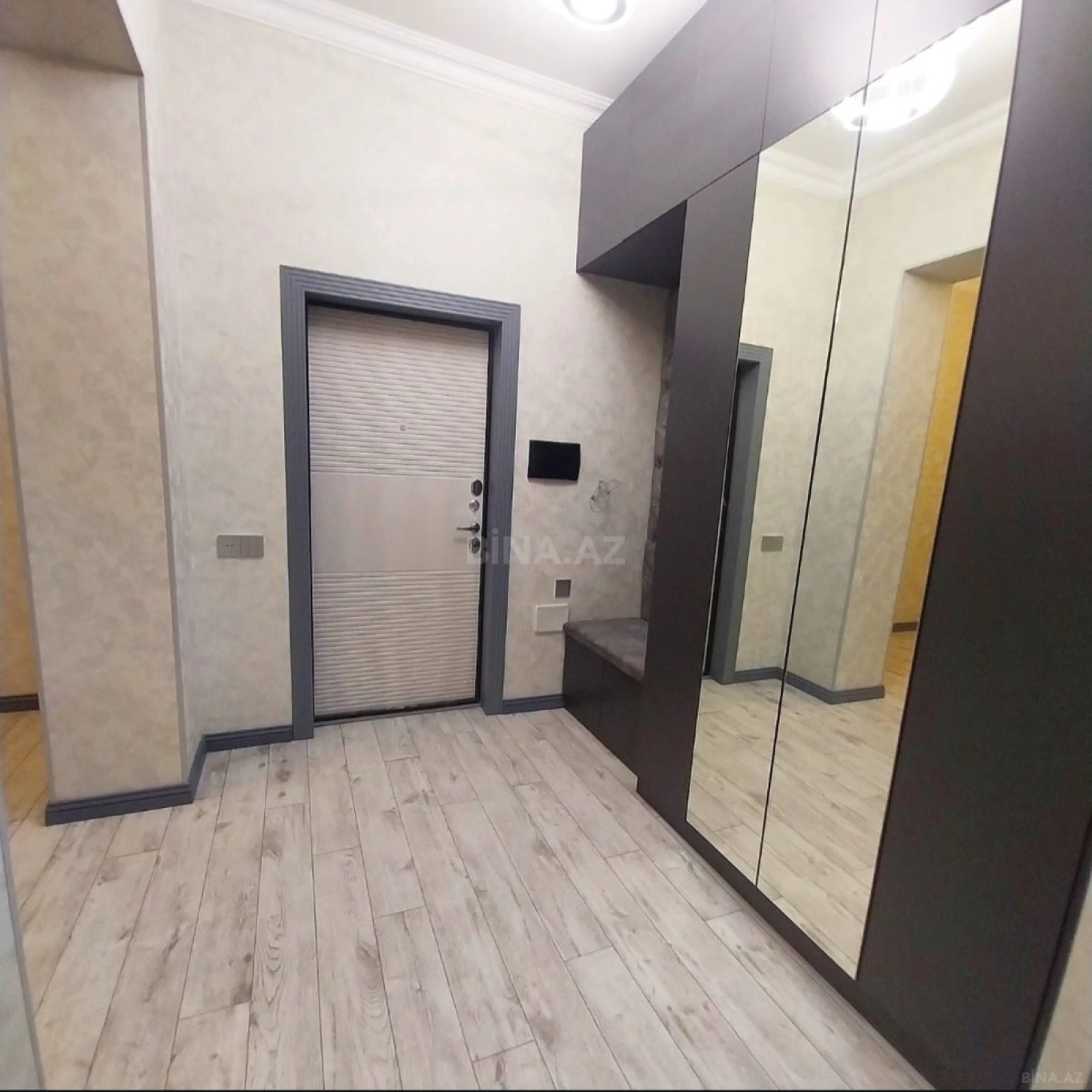 Satılır 2 otaqlı mənzil 64 m²