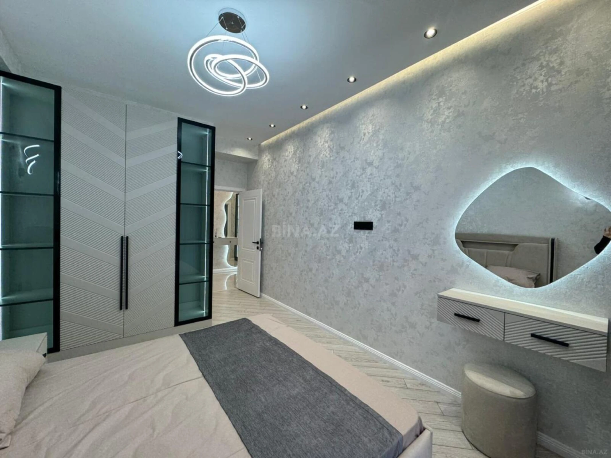 Satılır 2 otaqlı mənzil 55 m²