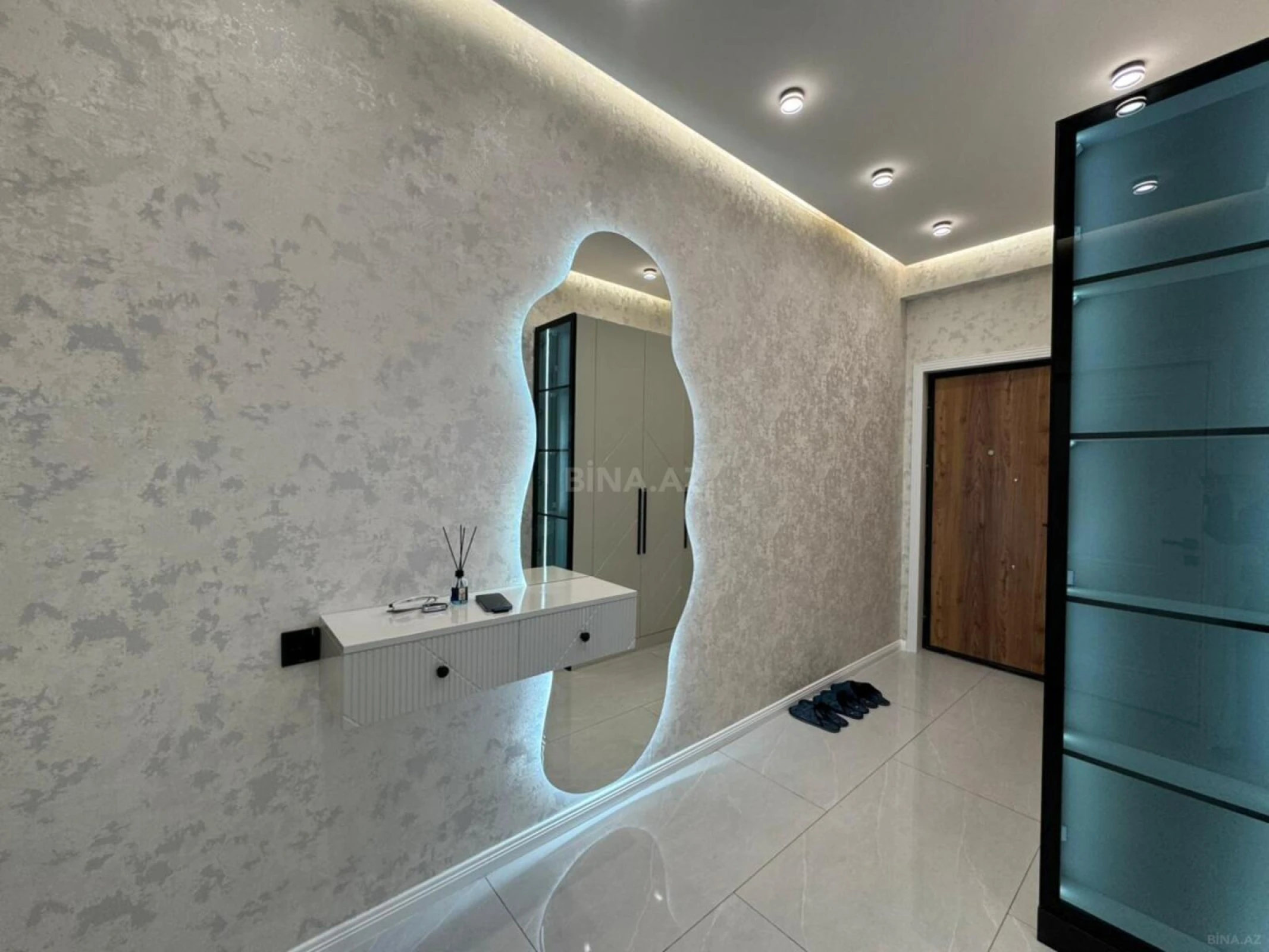 Satılır 2 otaqlı mənzil 55 m²