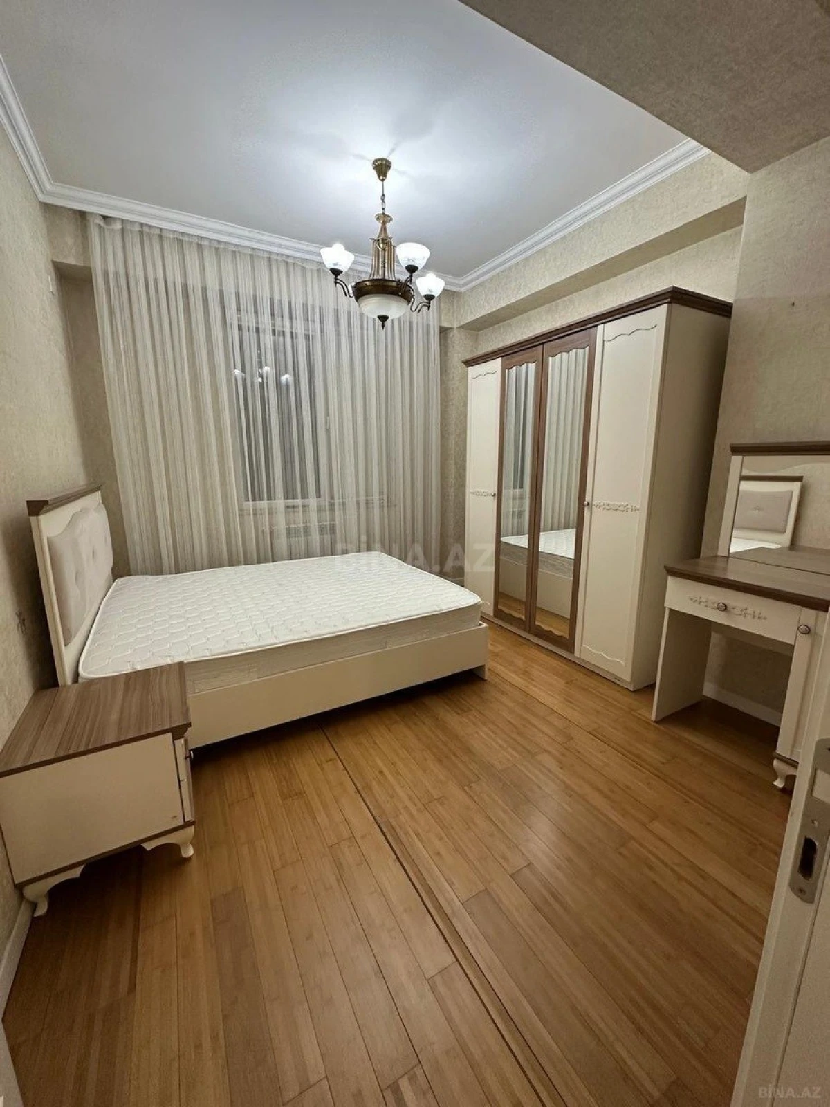 Kirayə verilir 2 otaqlı mənzil 78 m²