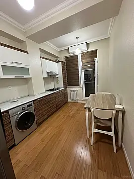 Kirayə verilir 2 otaqlı mənzil 78 m²