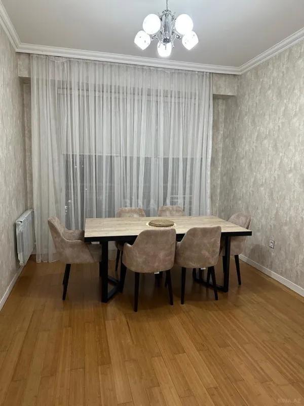 Kirayə verilir 2 otaqlı mənzil 78 m²