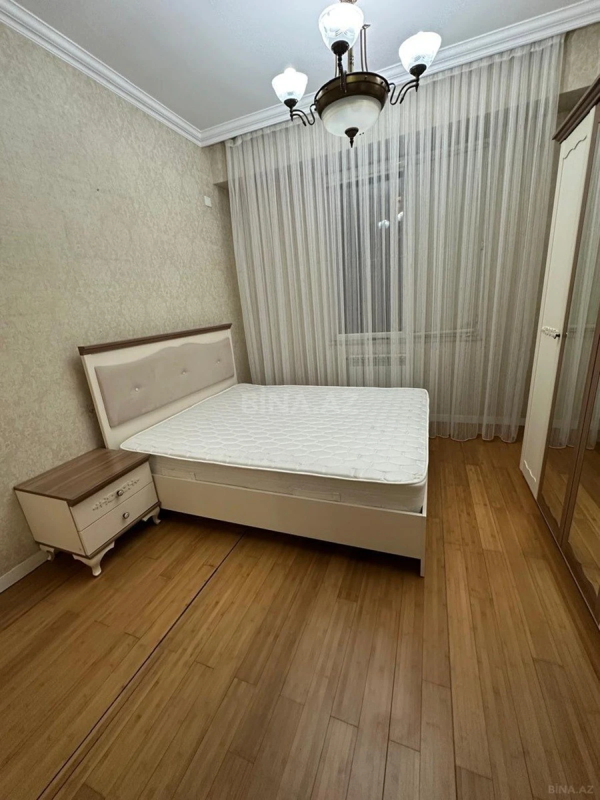 Kirayə verilir 2 otaqlı mənzil 78 m²