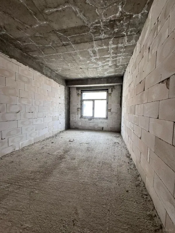 Satılır 5 otaqlı mənzil 225 m²