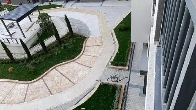 Satılır 5 otaqlı mənzil 225 m²