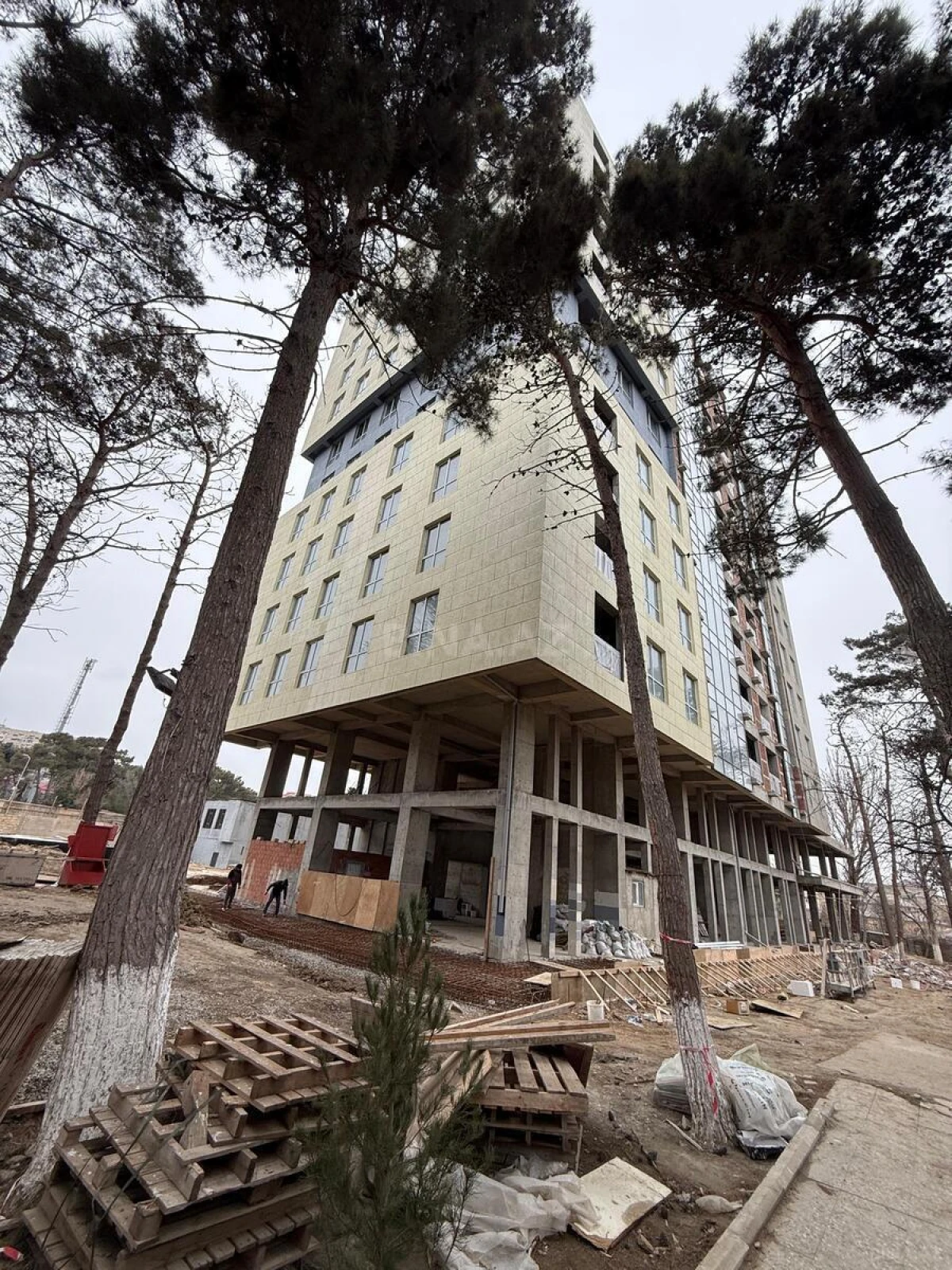 Satılır 3 otaqlı mənzil 139.2 m²