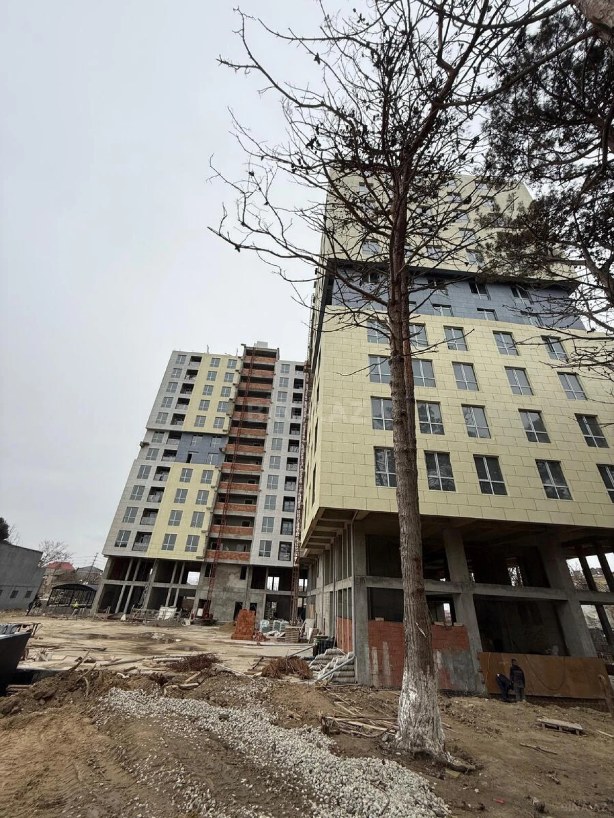 Satılır 3 otaqlı mənzil 139.2 m²