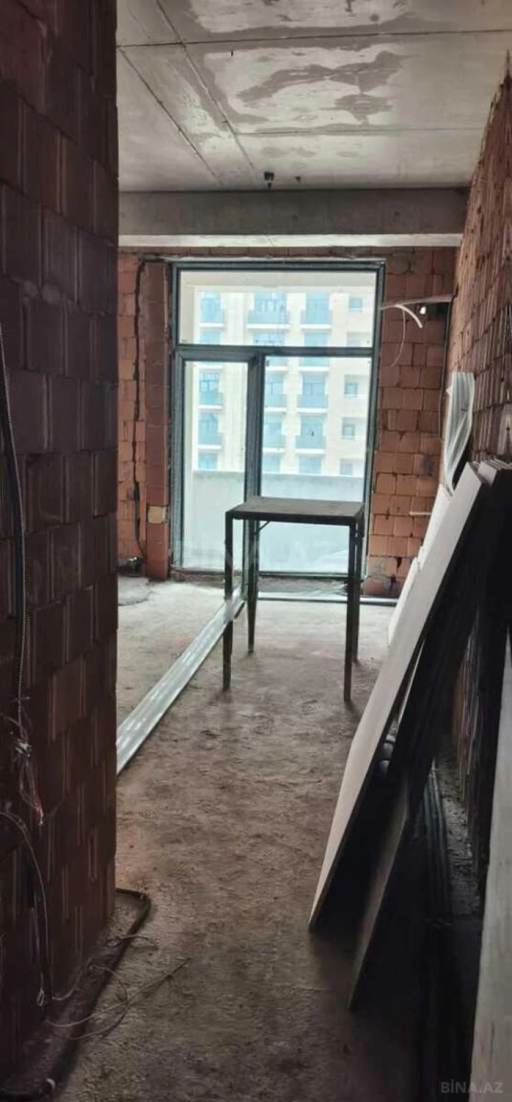 Satılır 2 otaqlı mənzil 72 m²