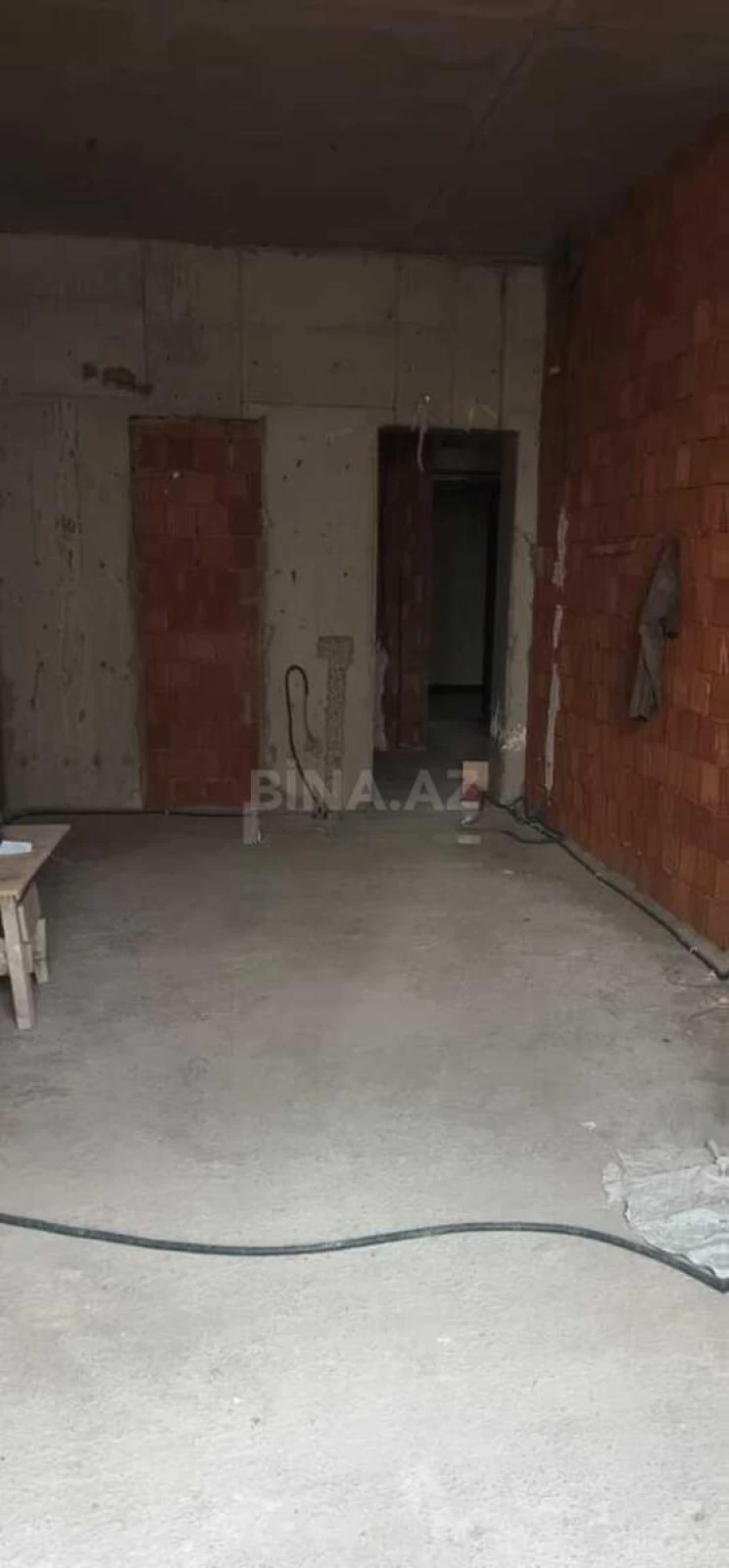 Satılır 2 otaqlı mənzil 72 m²