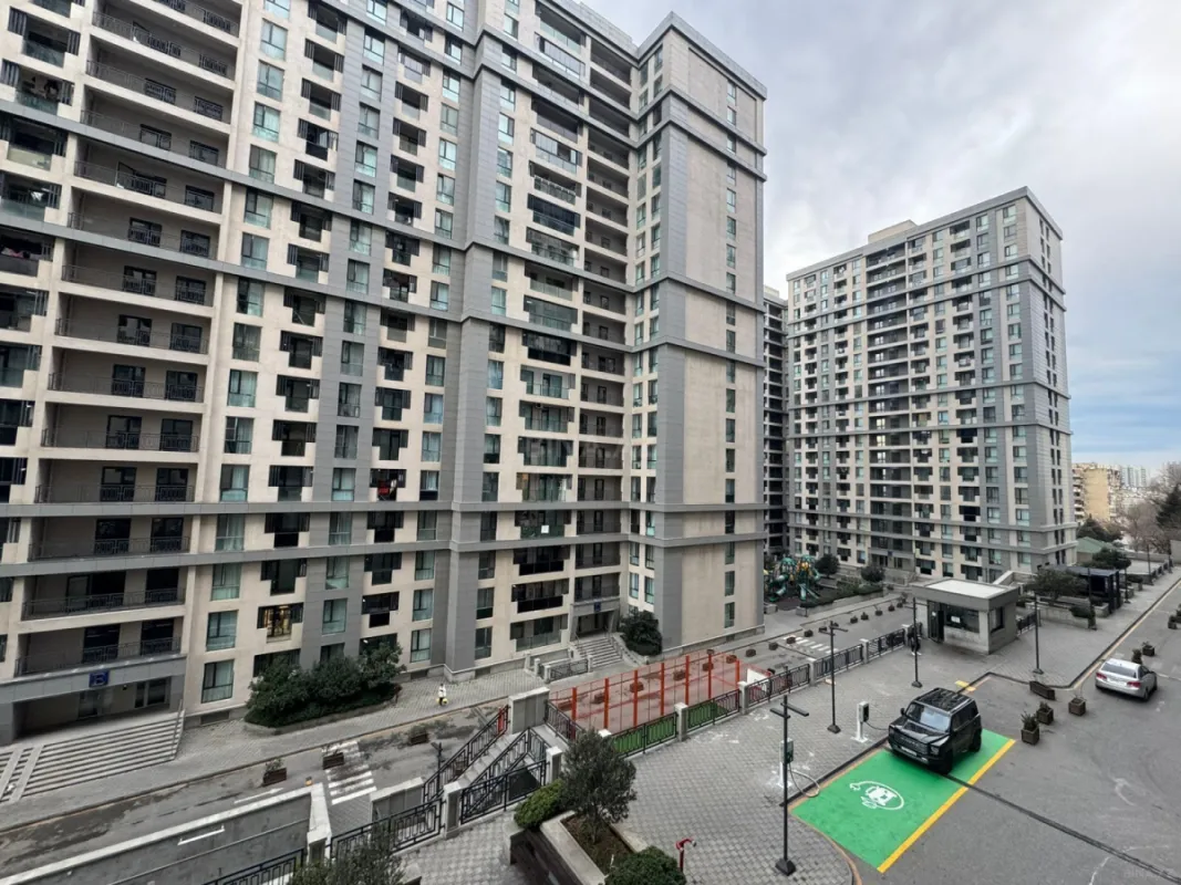 Satılır 2 otaqlı mənzil 88 m²
