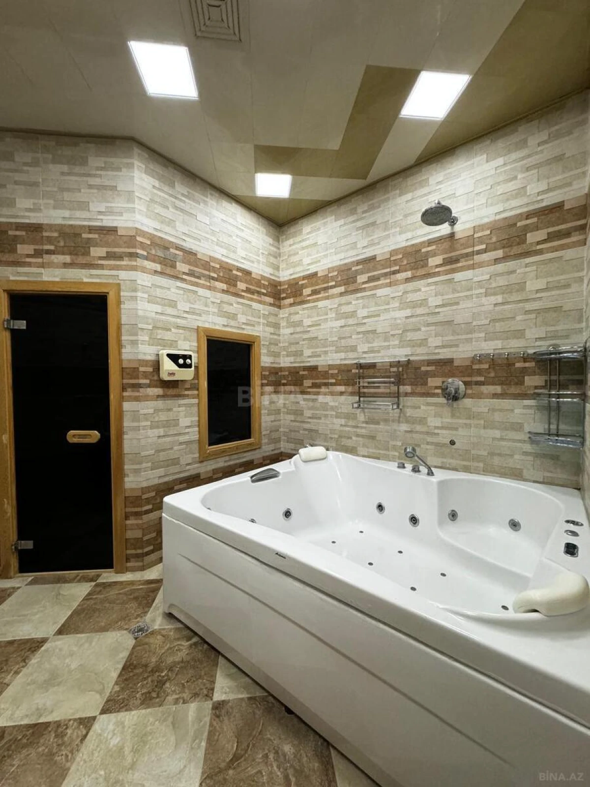 Satılır 7 otaqlı mənzil 550 m²