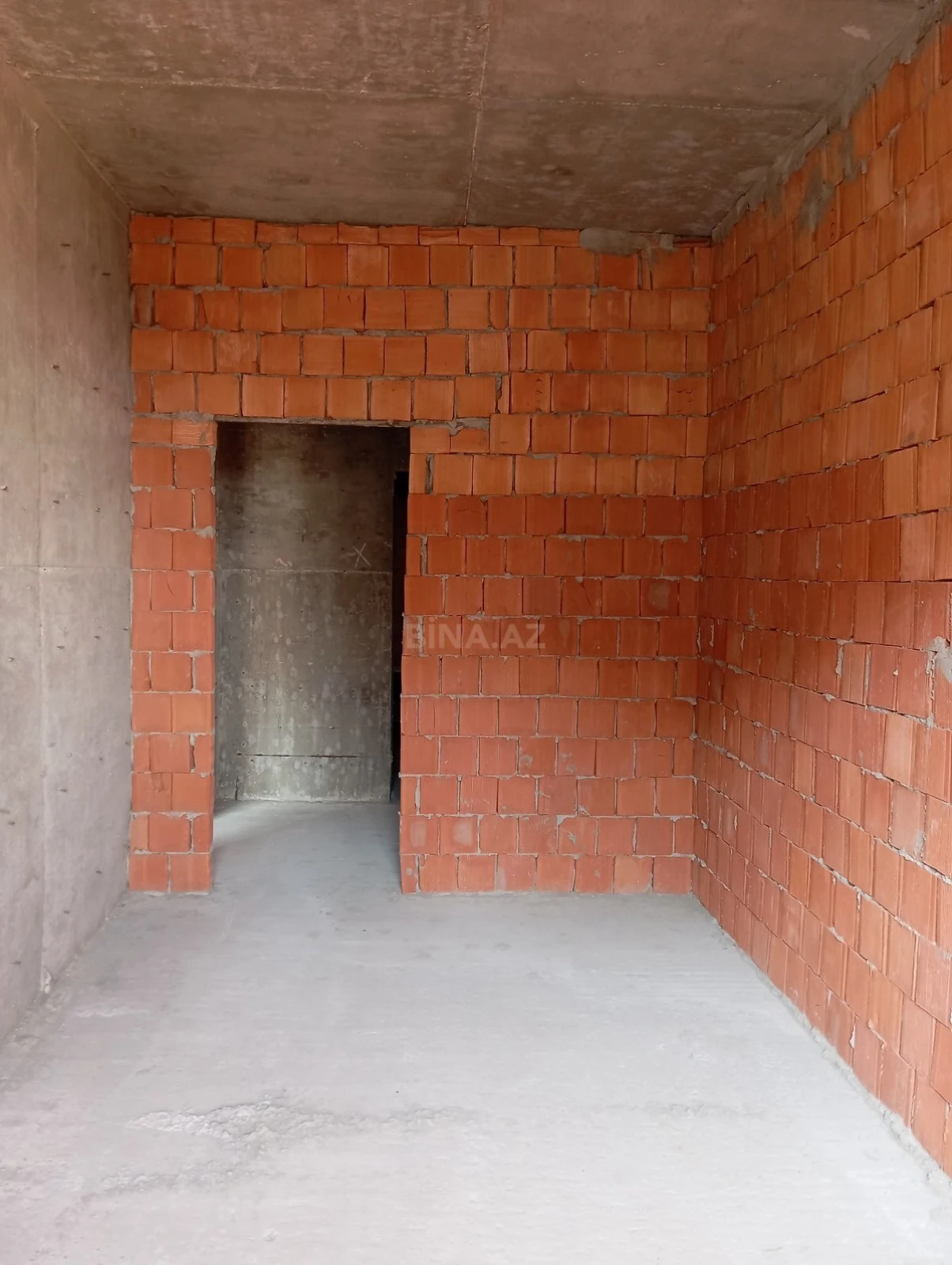 Satılır 2 otaqlı mənzil 103 m²