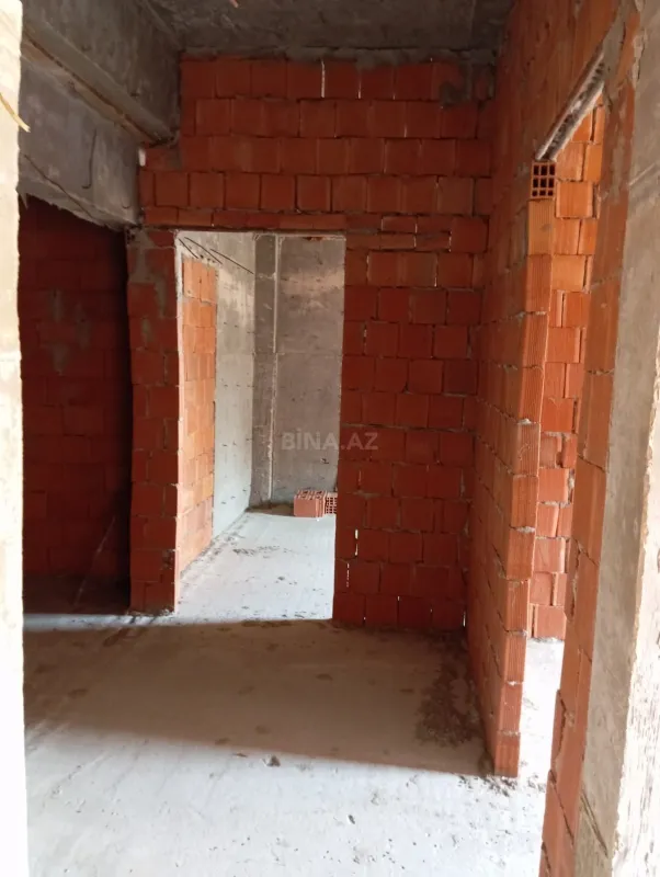Satılır 2 otaqlı mənzil 103 m²