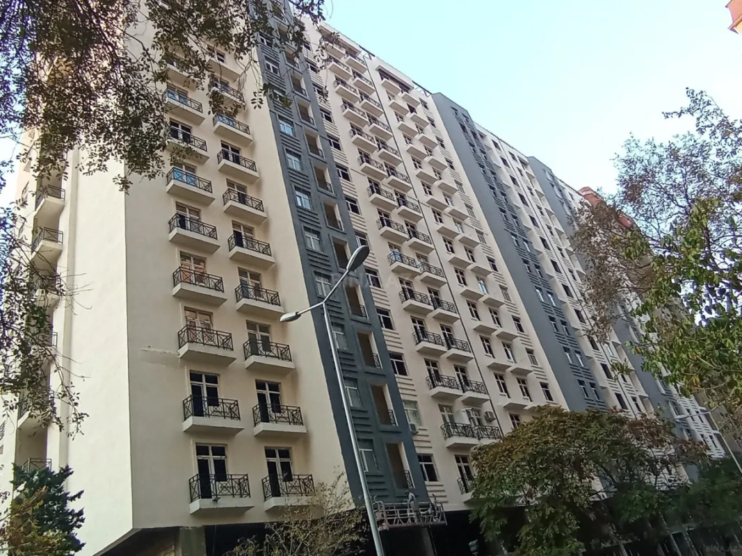 Satılır 2 otaqlı mənzil 103 m²