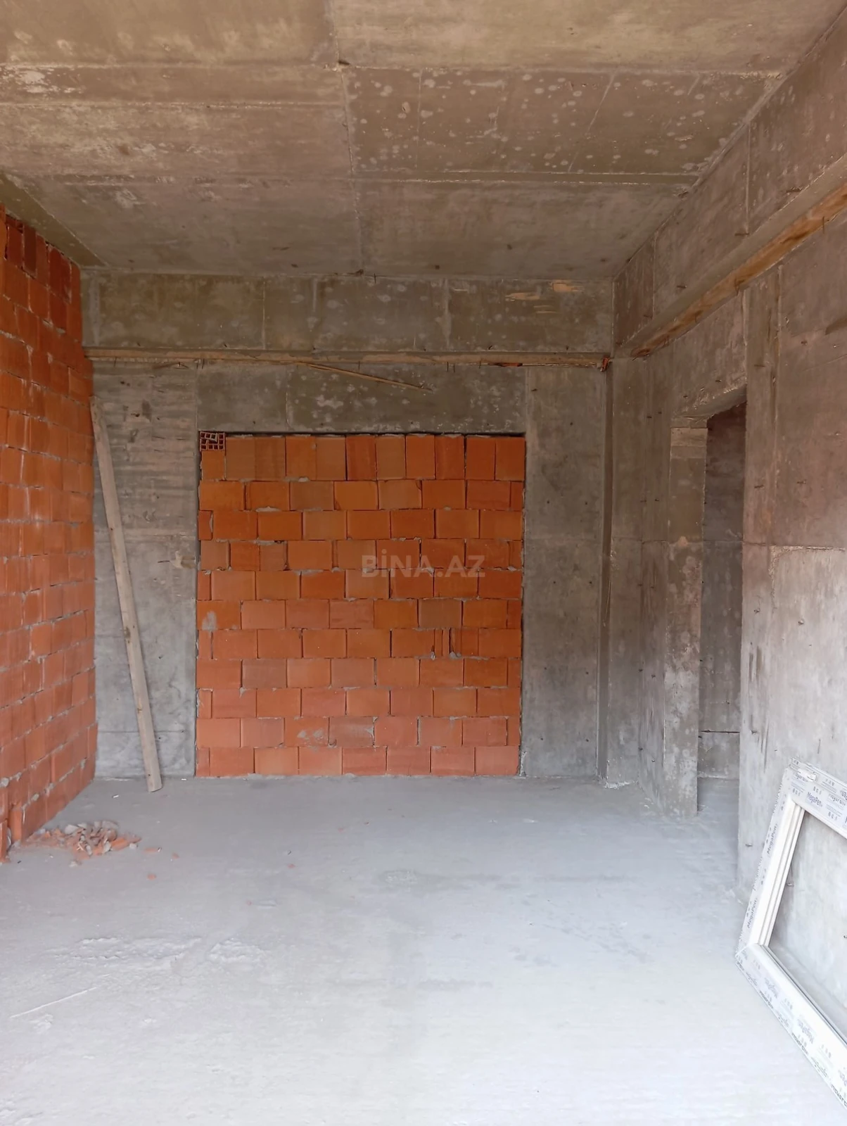 Satılır 2 otaqlı mənzil 103 m²