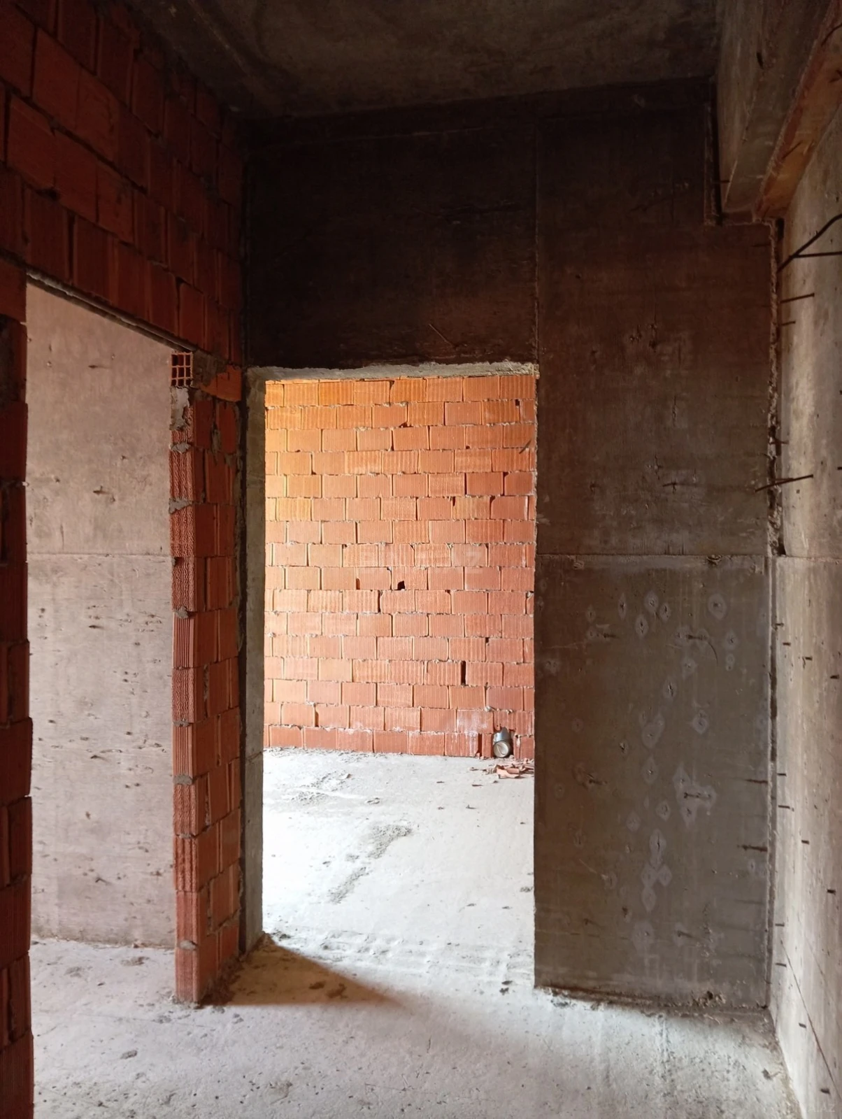 Satılır 2 otaqlı mənzil 103 m²