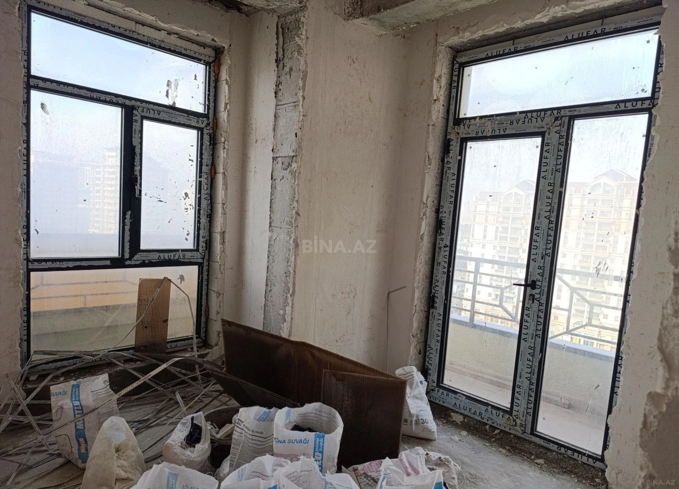 Satılır 3 otaqlı mənzil 125 m²