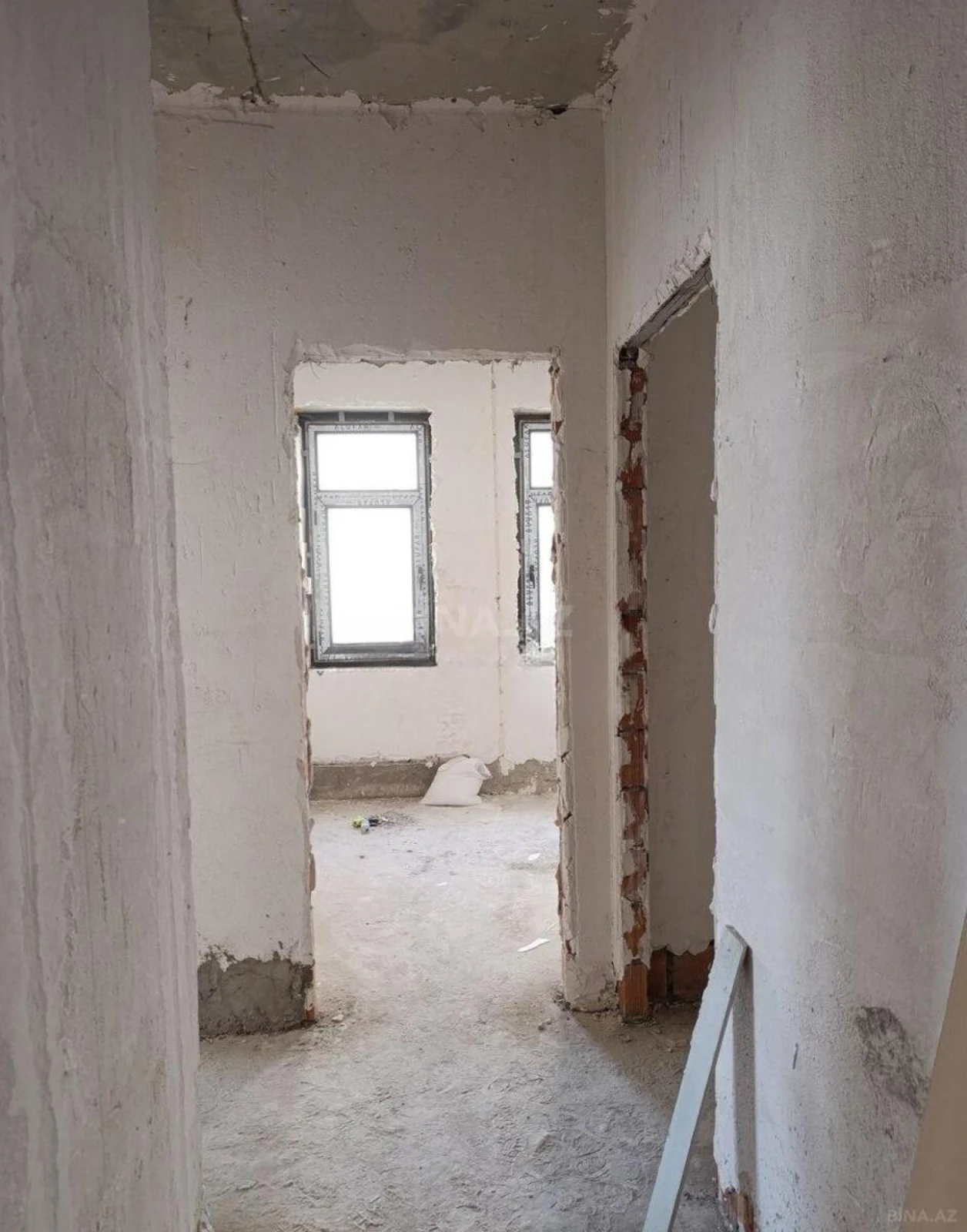 Satılır 3 otaqlı mənzil 125 m²