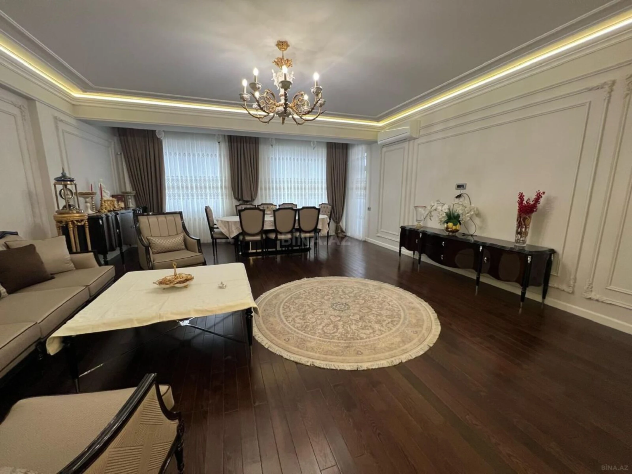 Satılır 4 otaqlı mənzil 180 m²
