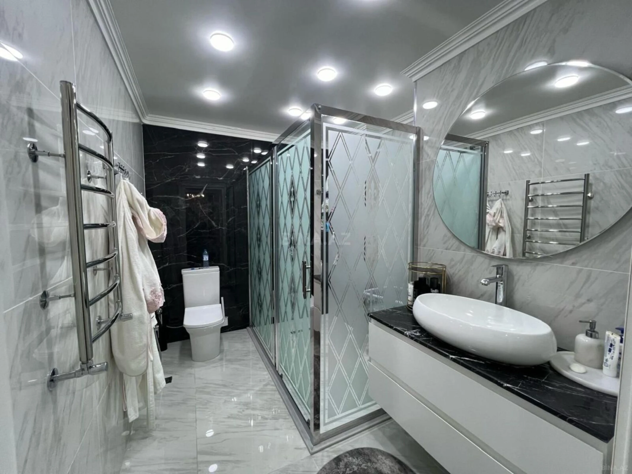 Satılır 4 otaqlı mənzil 180 m²