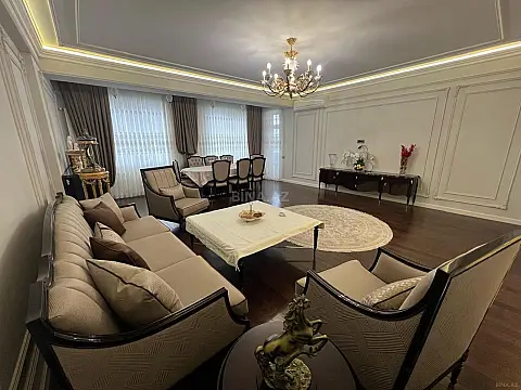 Satılır 4 otaqlı mənzil 180 m² — Bakı 4 otaq 180.00 m²