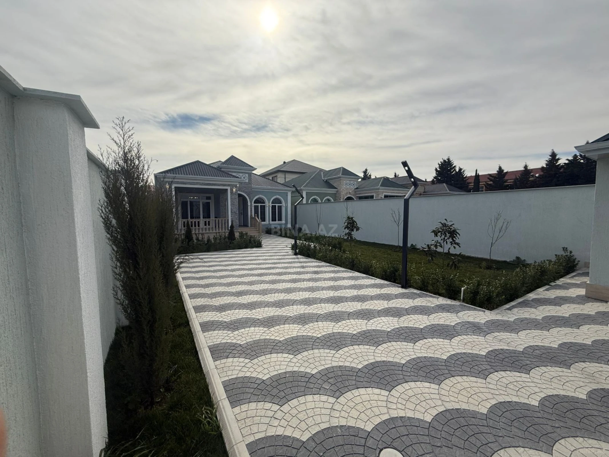 Satılır 4 otaqlı həyət evi 145 m²