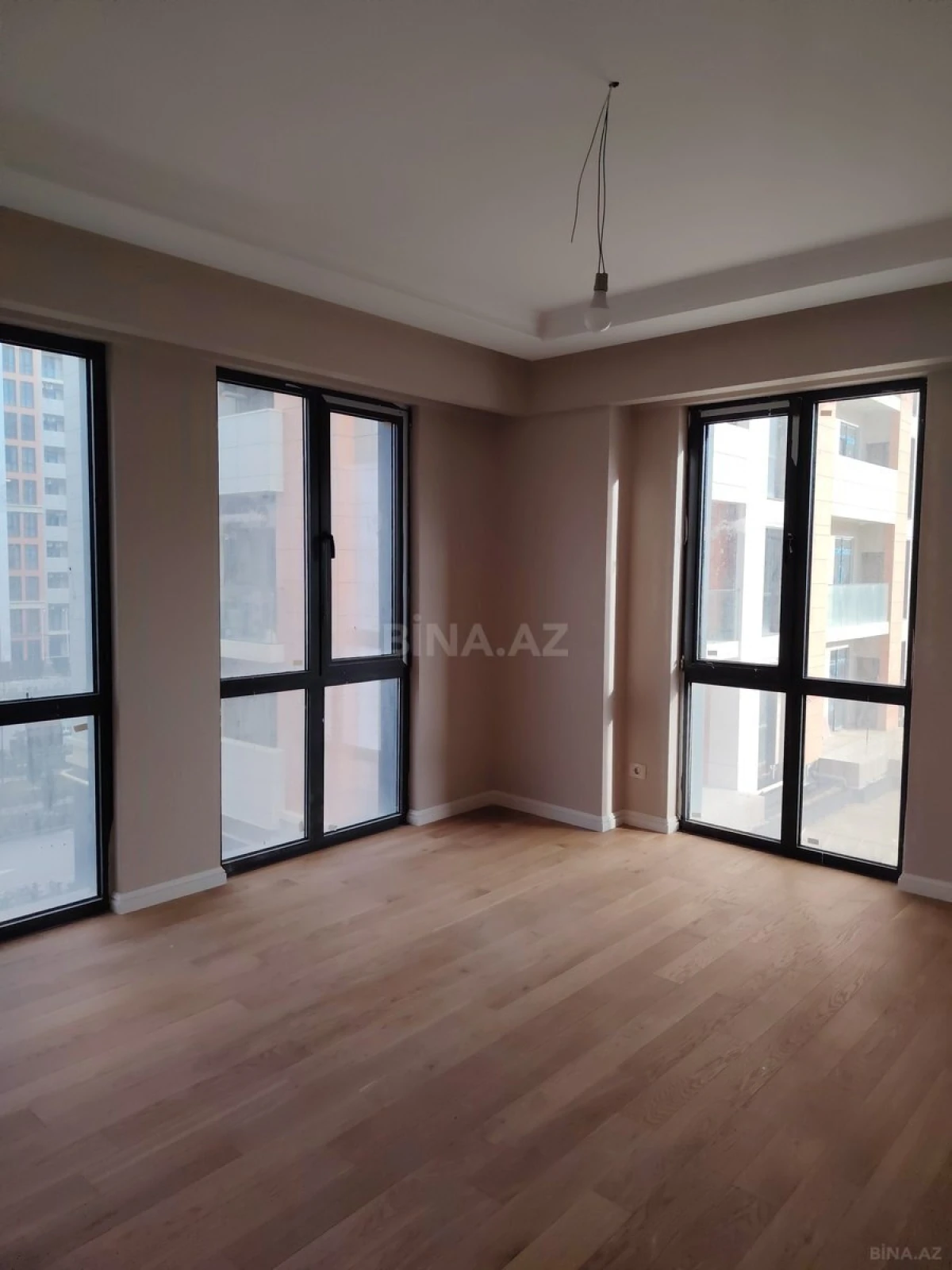 Satılır 3 otaqlı mənzil 83 m²
