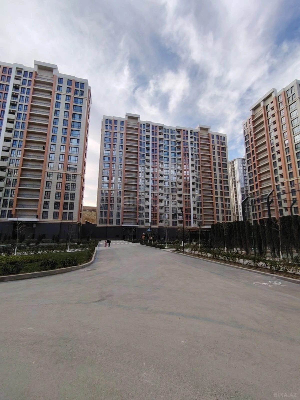 Satılır 3 otaqlı mənzil 83 m²