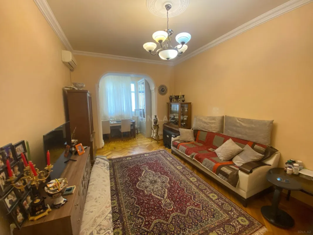 Satılır 2 otaqlı mənzil 70 m²