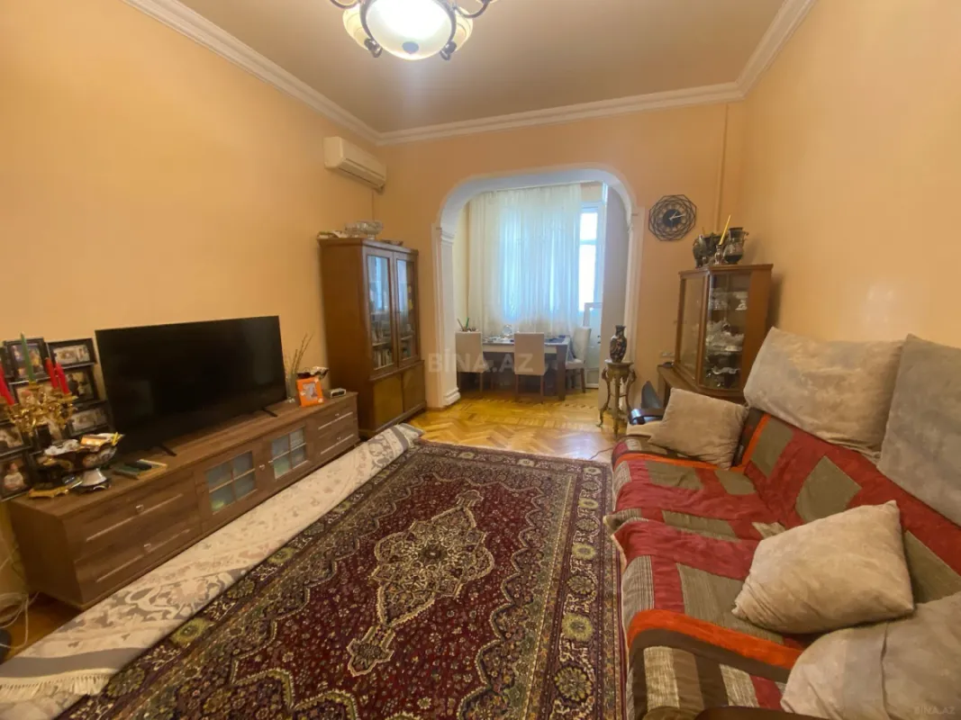 Satılır 2 otaqlı mənzil 70 m²