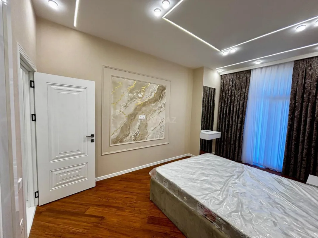 Satılır 2 otaqlı mənzil 70.7 m²