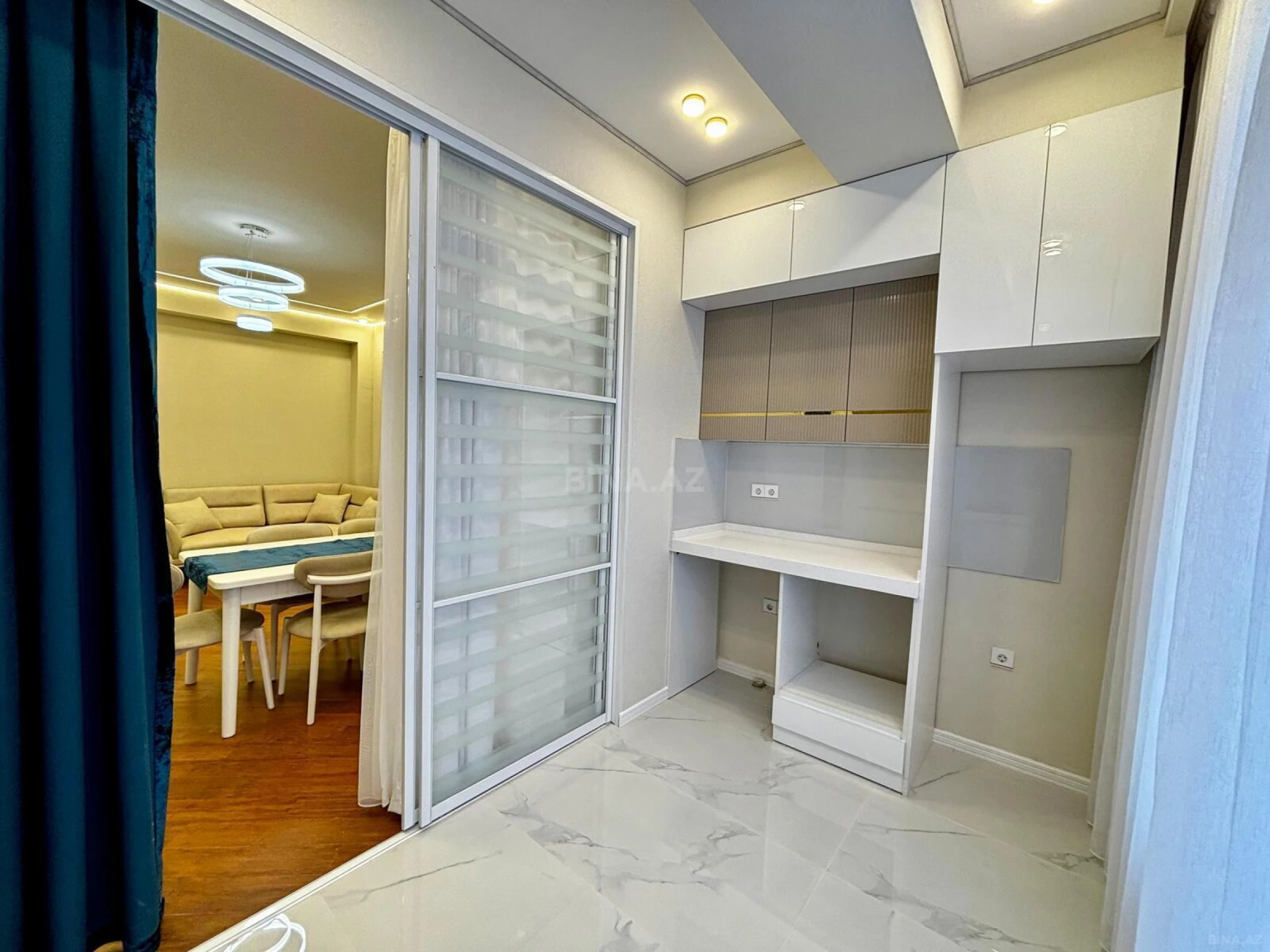 Satılır 2 otaqlı mənzil 70.7 m²