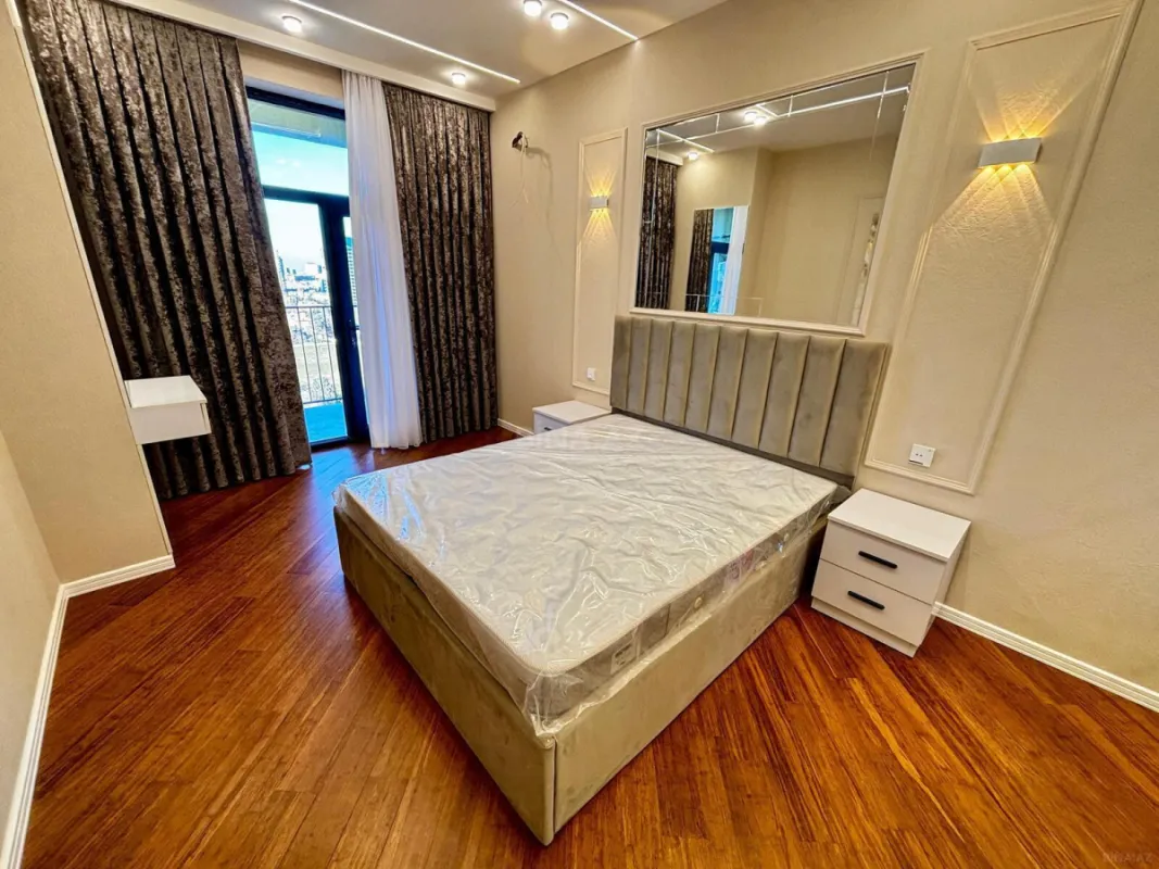 Satılır 2 otaqlı mənzil 70.7 m²