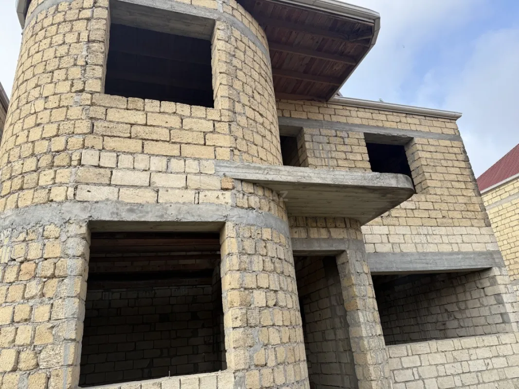 Satılır 4 otaqlı həyət evi 160 m²