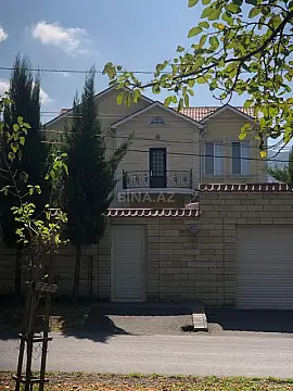 Satılır 8 otaqlı həyət evi 368 m² — Zaqatala 8 otaq 368.00 m²