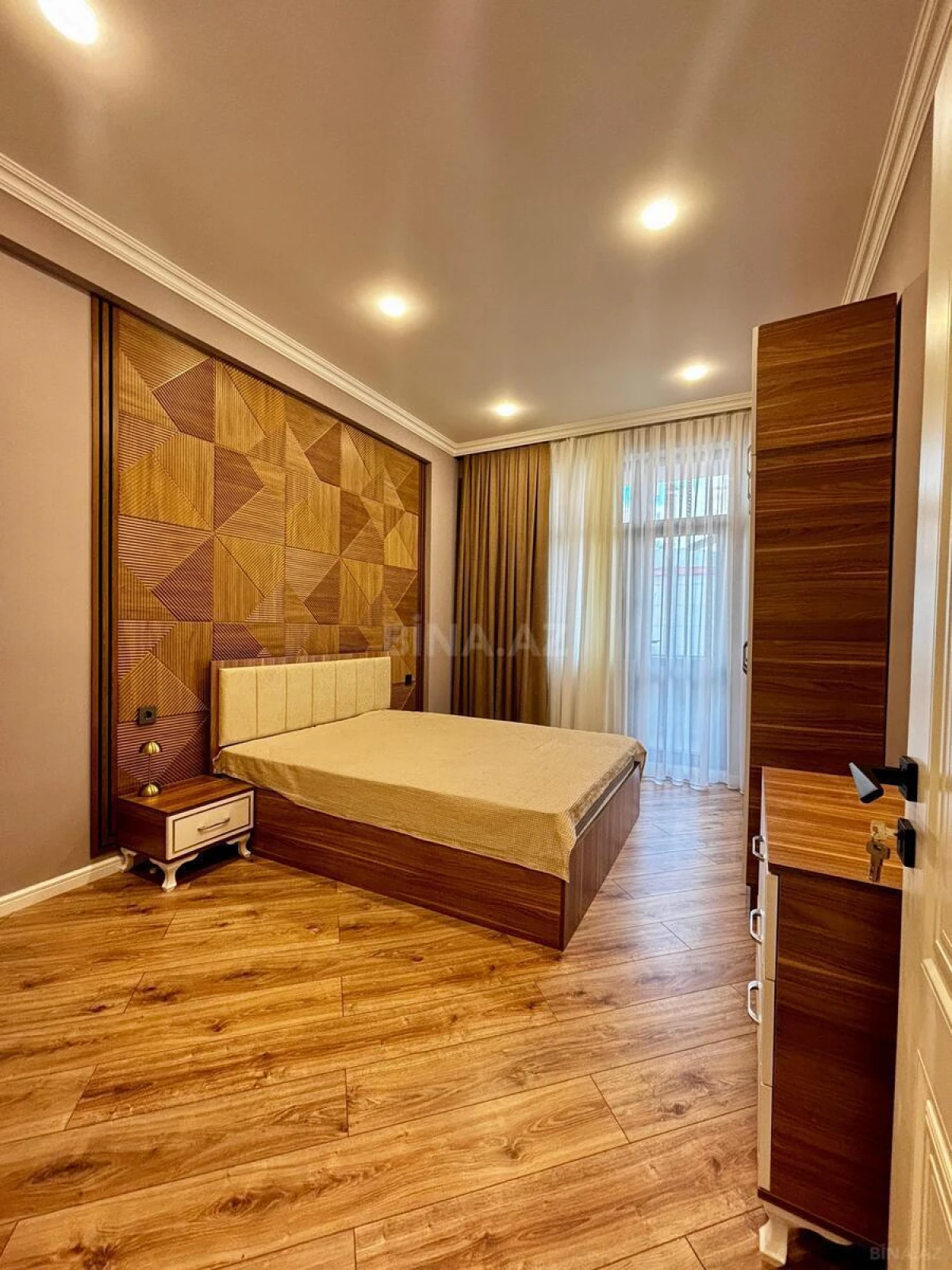 Satılır 2 otaqlı mənzil 60.7 m²