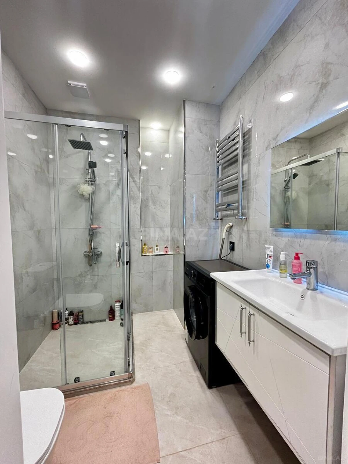 Satılır 2 otaqlı mənzil 60.7 m²