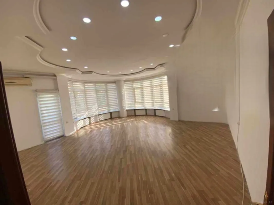 Satılır 5 otaqlı mənzil 192 m²