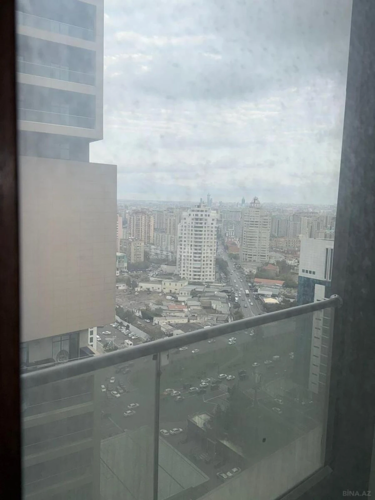 Satılır 3 otaqlı mənzil 147.5 m²