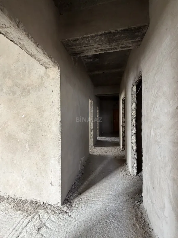 Satılır 3 otaqlı mənzil 132 m²